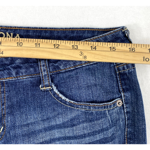 Arizonia Jean Shorts Junior 7 Medium Wash Denim Bermuda Roll‎ Up Modest Jorts - Picture 9 of 11